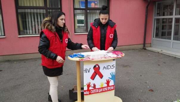 Средњошколци информисани о опасностима од ХИВ-а