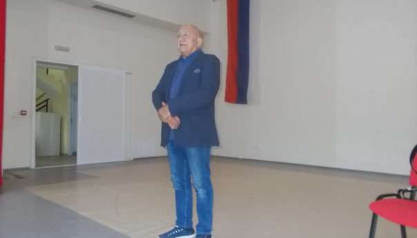Српски глумац Иван Бекјарев одиграо представу "Смех, само смех"