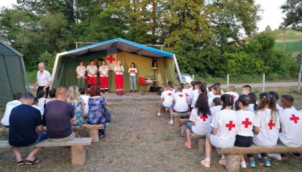 Отворен љетни омладински камп Црвеног крста