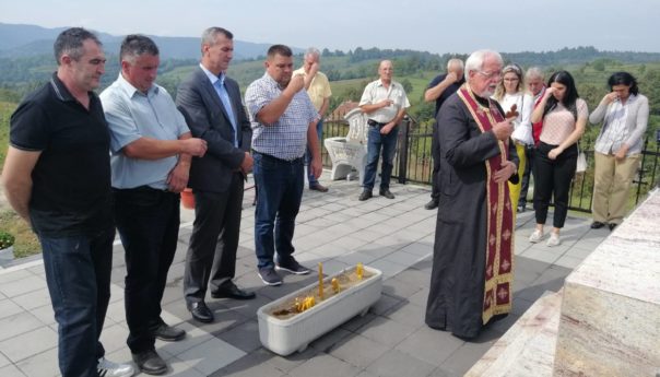 Служен парастос за 16 убијених Срба у Сердарима