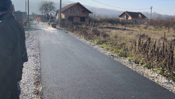 Завршена модернизација пута у насељу Топоље