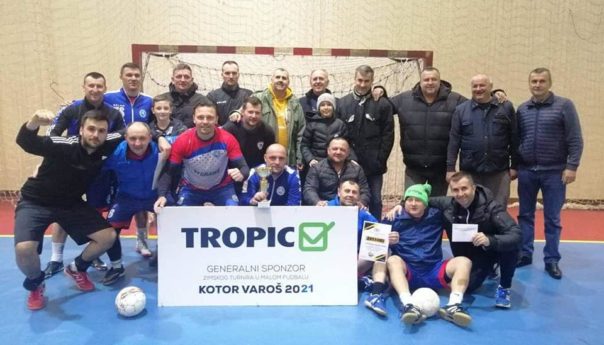 "Фудбалски ветерани" одбранили титулу на турниру у малом фудбалу