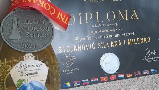 Сребрна медаља за Стојановиће на „Златном чокању“ у Зеници