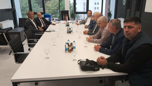 Ministar Čubrilović posjetio Opštinsku upravu Kotor Varoš
