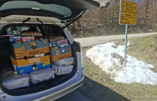 Центар за социјални рад Котор Варош подијелио 40 васкршњих пакета угроженим породицама