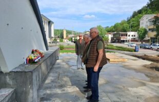 Полагањем цвијећа обиљежен Дан побједе над фашизмом