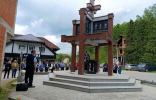 Служен парастос за 45 погинулих бораца из Масловара