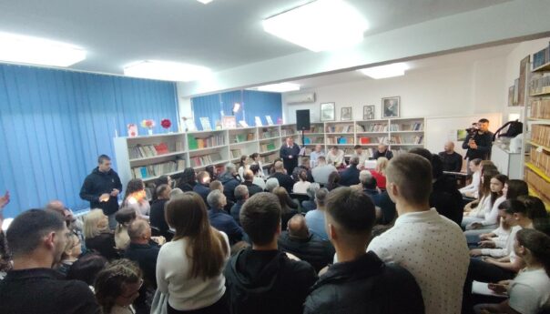 Промовисана збирка пјесама Јове Ескића „Стихопој времена“