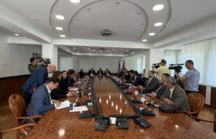 Потписан споразум за реализацију пројекта изградње потпорног зида уз ријеку Вигошту у повратничкој средини Орахова