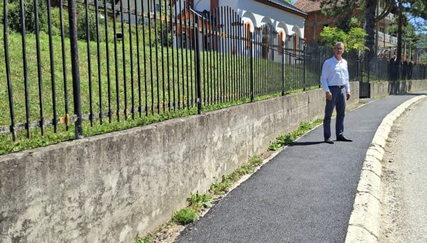 Завршена реконструкција тротоара у мјесној заједници Шипраге