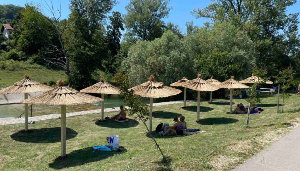 Купалиште „Брана“ спремно за љетне дане уз нове сунцобране