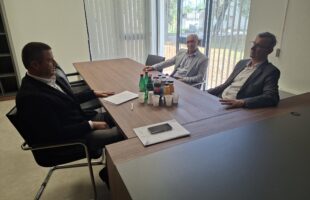 Дом здравља „Свети Пантелејмон“ у Котор Варошу унапређује опрему: Набављен минибус за дијализу, у плану нови РТГ апарат