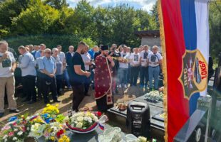 Освештан споменик српском јунаку Станку Божићу Кобри